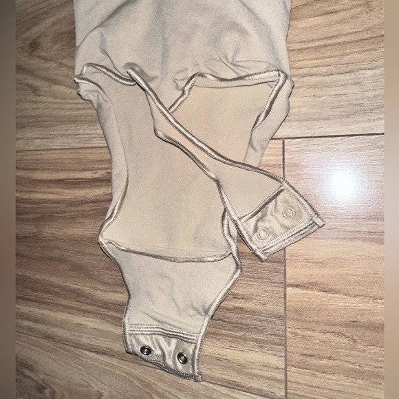 SKIMS Seamless Sculpt Thong Bodysuit Small Shapewear - Mica NWOT - Picture 4 of 5
